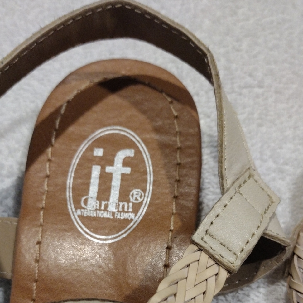 Women's Cream Sandals - Picture 2 of 4